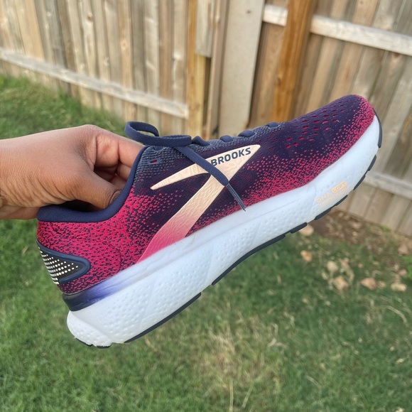 Brooks Ghost 16 Women’s Size 10B Wide Running Shoes Peacoat/Raspberry/Apricot - Picture 3 of 8